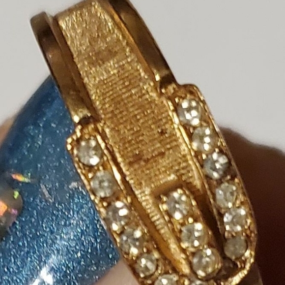 One vintage avon goldtoned belt ring size 6 (2 available) - Picture 2 of 3